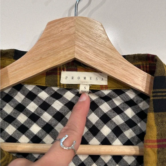 Promesa Reworked Style Graphic Flannel Size Small - Picture 3 of 5